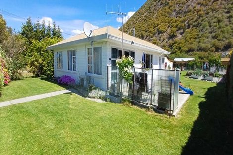 Photo of property in 69 Gordon Street, Kurow, 9435