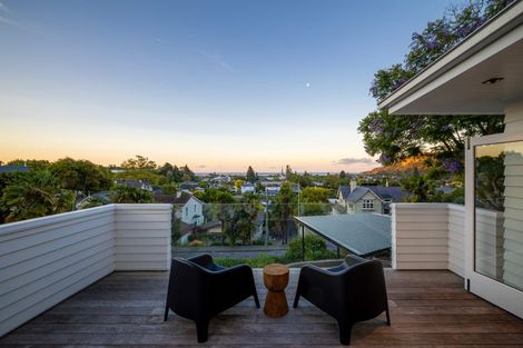 Photo of property in 48 Brougham Street, Nelson South, Nelson, 7010