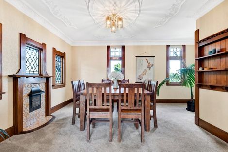 Photo of property in 6 Ridge Lane, New Plymouth, 4310