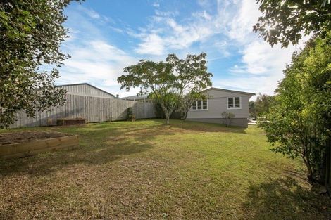 Photo of property in 15 Westall Road, New Lynn, Auckland, 0600