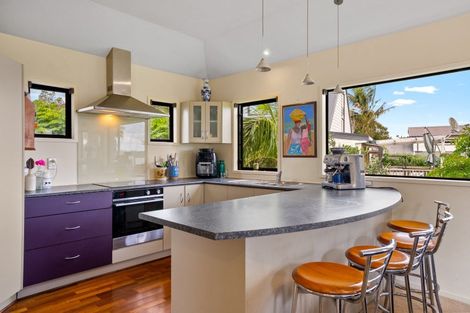 Photo of property in 4 Twin Wharf Road, Herald Island, Auckland, 0618