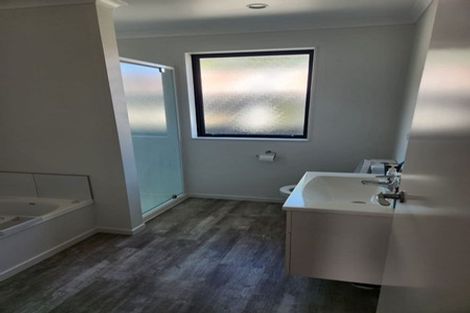 Photo of property in 90 Tiraumea Drive, Pakuranga, Auckland, 2010