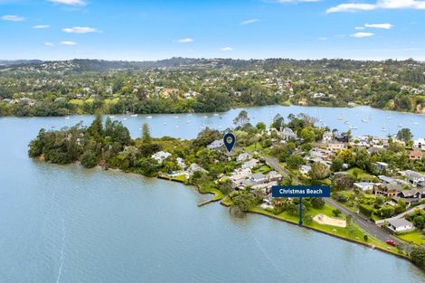 Photo of property in 4 Twin Wharf Road, Herald Island, Auckland, 0618