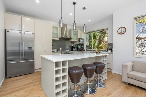 Photo of property in 218 Greenhithe Road, Greenhithe, Auckland, 0632