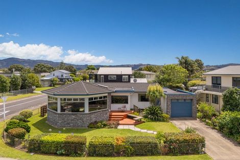 Photo of property in 53 Robinson Road, Whitianga, 3510