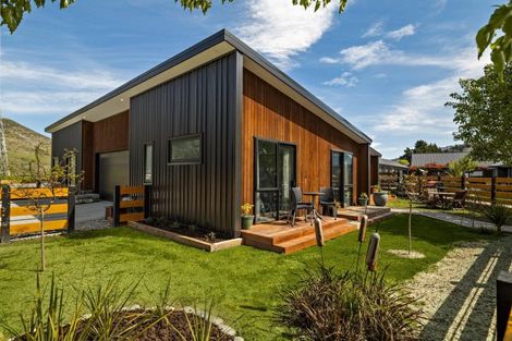 Photo of property in 2 Mulbury Way, Lower Shotover, Queenstown, 9304