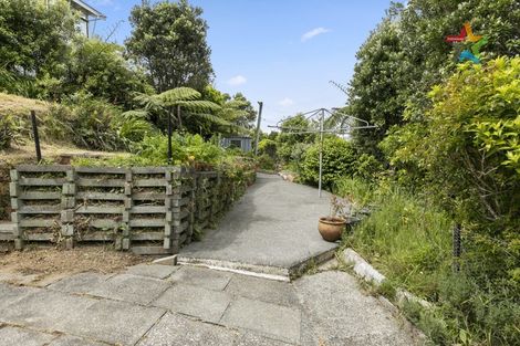 Photo of property in 8 Akatea Road, Korokoro, Lower Hutt, 5012