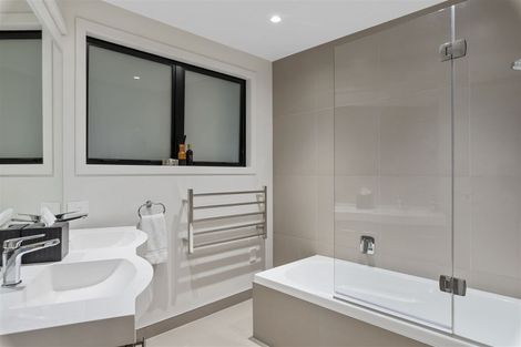 Photo of property in 34 Hebron Road, Waiake, Auckland, 0630