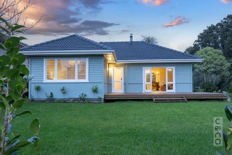 Photo of property in 29 Cambridge Road, Riverhead, 0820