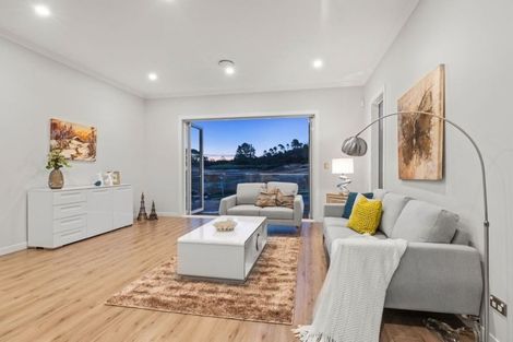 Photo of property in 36 Celestial Crescent, Orewa, 0931