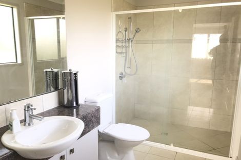 Photo of property in 7a York Road, Papatoetoe, Auckland, 2104