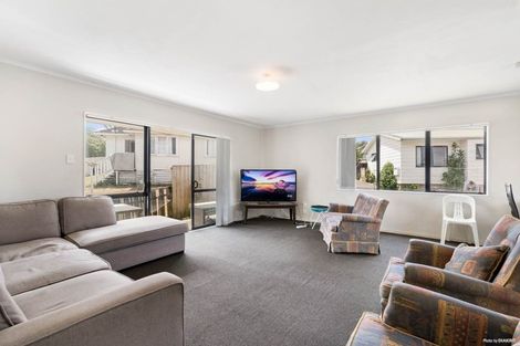 Photo of property in 2/11 Igloo Place, Red Hill, Papakura, 2110