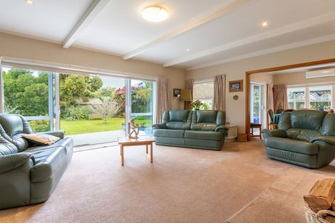 Photo of property in 249 Te Moana Road, Waikanae, 5036