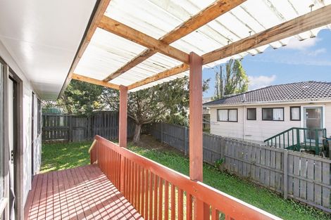 Photo of property in 2/35 Secretariat Place, Randwick Park, Auckland, 2105