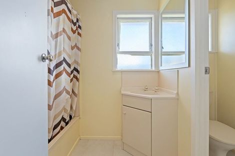 Photo of property in 6 Diana Drive, Glenfield, Auckland, 0627