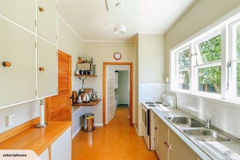 Photo of property in 142 Oxford Terrace, Epuni, Lower Hutt, 5011