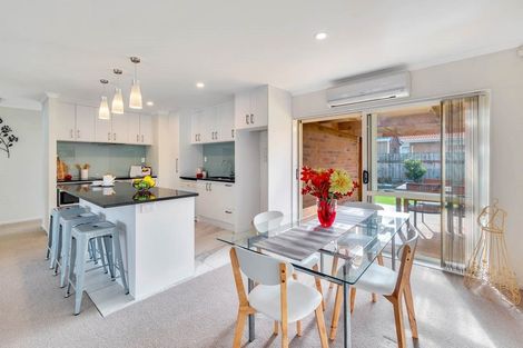 Photo of property in 27 Gendo Avenue, Henderson, Auckland, 0612