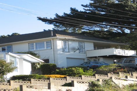 Photo of property in 18 Black Rock Road, Newlands, Wellington, 6037