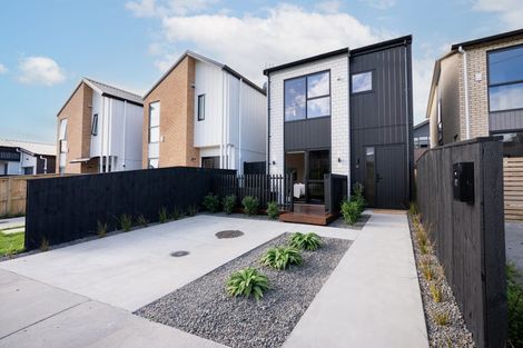 Photo of property in 12 Papai Lane, Massey, Auckland, 0614
