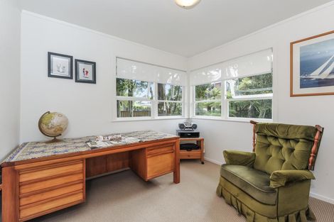 Photo of property in 33 Lookout Drive, Laingholm, Auckland, 0604