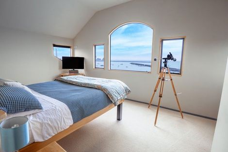 Photo of property in 38 Birdwood Avenue, Moturoa, New Plymouth, 4310