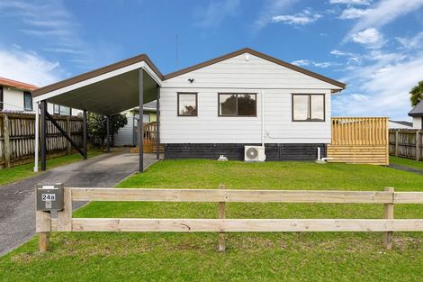 Photo of property in 2/24 Bernina Place, Weymouth, Auckland, 2103