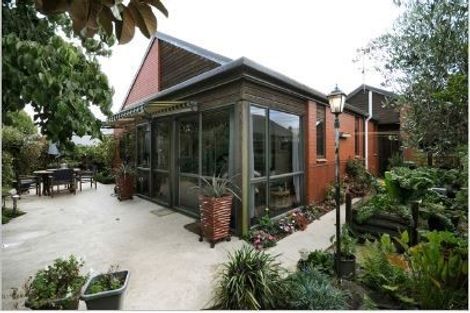 Photo of property in 2 Yarrum Lane, Avonhead, Christchurch, 8042