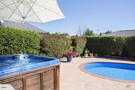 Photo of property in 11 Ruahine Place, Parklands, Christchurch, 8083