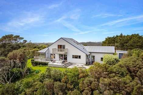 Photo of property in 66 Constable Road, Muriwai, Waimauku, 0881