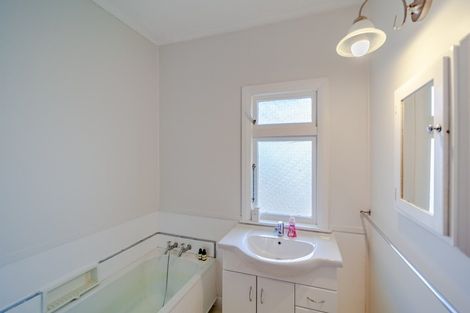 Photo of property in 83 Racecourse Road, Waipukurau, 4200