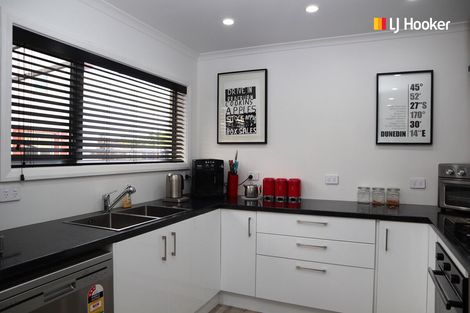 Photo of property in 11 Dick Street, South Dunedin, Dunedin, 9012