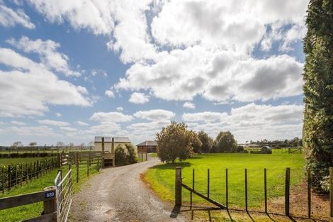 Photo of property in 689 Makerua Road, Tokomaru, Palmerston North, 4474