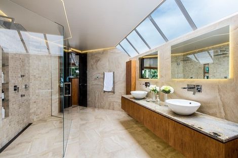 Photo of property in 60 Sharon Road, Waiake, Auckland, 0630