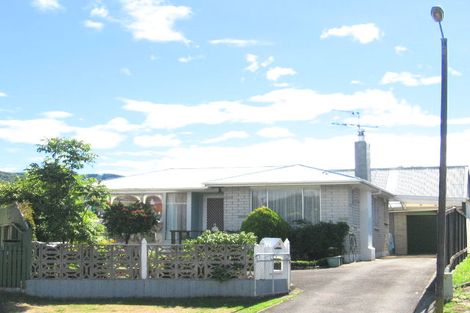 Photo of property in 6 Sequoia Place, Maoribank, Upper Hutt, 5018