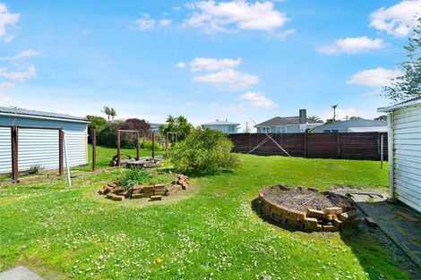 Photo of property in 24 Cobham Crescent, Kelston, Auckland, 0602