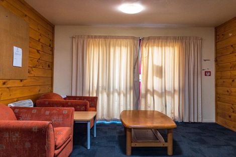 Photo of property in 3/125 Carrington Road, Point Chevalier, Auckland, 1025