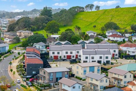 Photo of property in 14 Tupuke Lane, Mount Roskill, Auckland, 1041