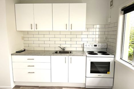 Photo of property in 2/29 Arlette Place, Massey, Auckland, 0614