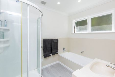 Photo of property in 4 Dawn Grove, Brown Owl, Upper Hutt, 5018