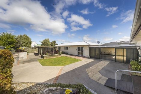 Photo of property in 16 Ellesmere Crescent, Highbury, Palmerston North, 4412