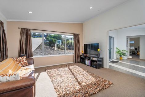 Photo of property in 16 Tironui Place, Whitianga, 3510
