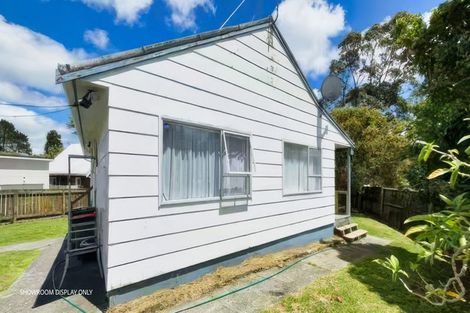 Photo of property in 1 Ballial Place, West Harbour, Auckland, 0618