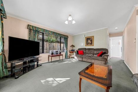 Photo of property in 5 Figtree Terrace, Goodwood Heights, Auckland, 2105