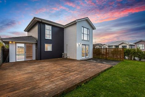 Photo of property in 9 Arthur Rolfe Lane, Swanson, Auckland, 0614