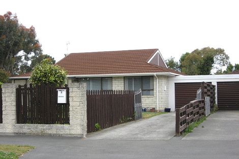 Photo of property in 2/2 Glen Place, Parklands, Christchurch, 8083