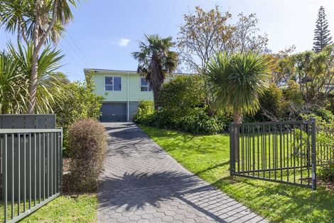 Photo of property in 103 Tilley Road, Paekakariki, 5034