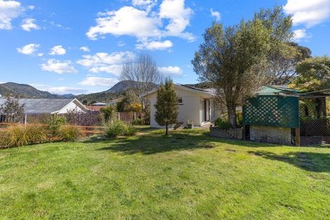 Photo of property in 83 Hampden Street, Picton, 7220