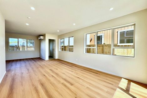 Photo of property in 118 Pigeon Mountain Road, Half Moon Bay, Auckland, 2012