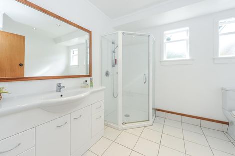 Photo of property in 33 Lookout Drive, Laingholm, Auckland, 0604