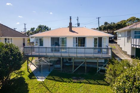 Photo of property in 26 Sievers Grove, Cannons Creek, Porirua, 5024